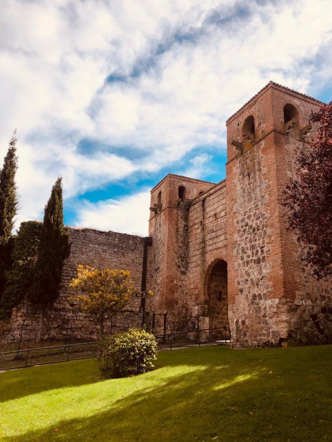 El Capricho Del Arco_Apartamentos Burgos Catedral Exterior photo